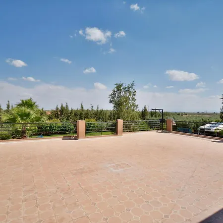 Ferme De Vacances Avec Une Grande Villa A Marrakech Marrakesh Exterior photo