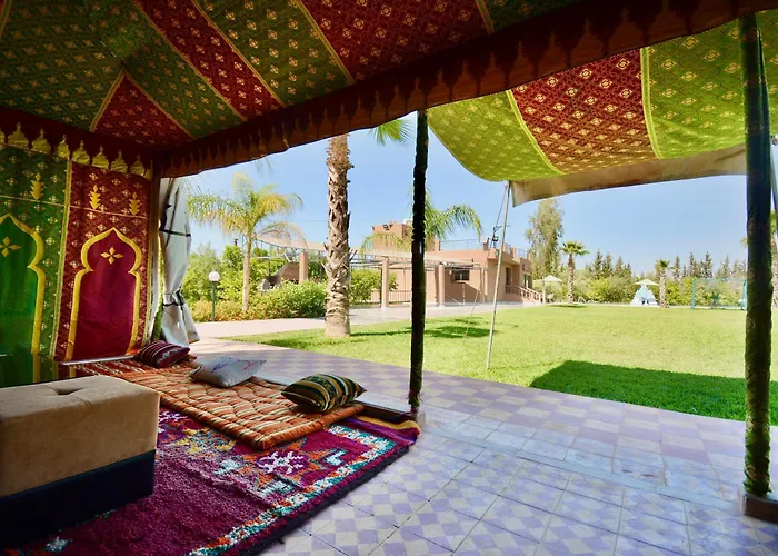 Ferme de vacances avec une grande villa à Marrakech